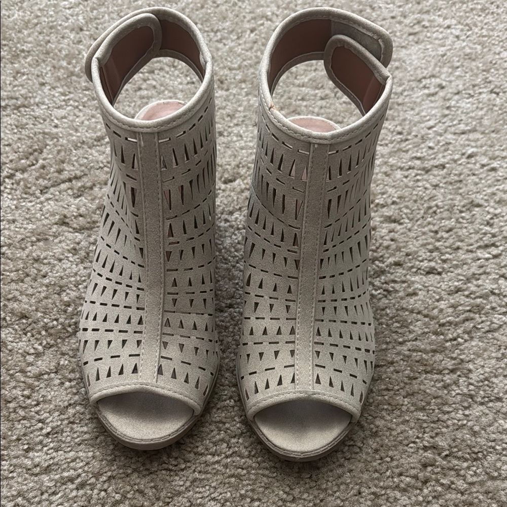 Wedge sandals